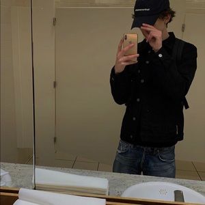 Meet your Posher, Max